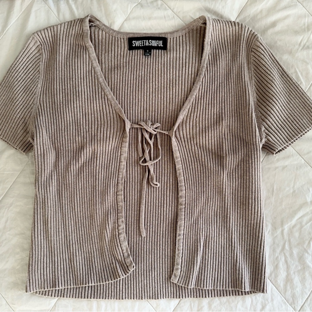 Women's Ribbed Tie-Front Top - Picture 2 of 3